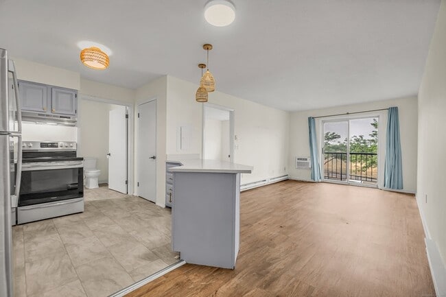 Photo - 115 Short Beach Rd