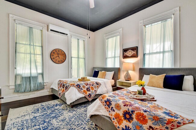 Photo - 319 E Courtland Pl