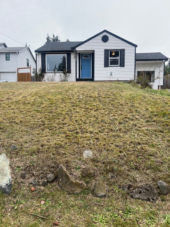 Building Photo - Renton 2 bedroom 1 bath home available now!