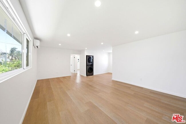 Photo - 333 6th Ave