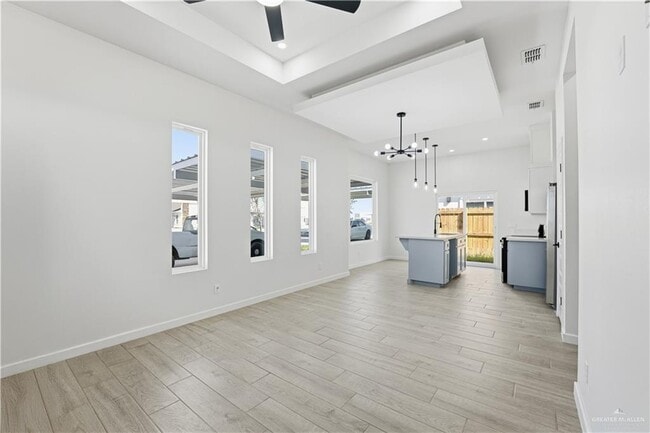 Photo - 14 Notre Dame Ave Unit 2