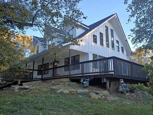 Building Photo - 29W139 Childs St