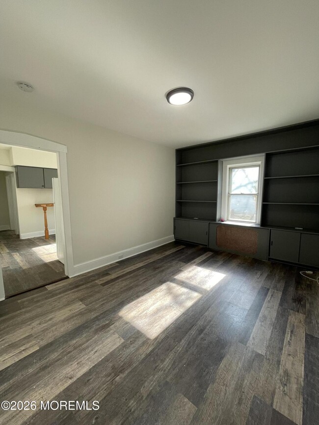 37 E Gloucester Pike