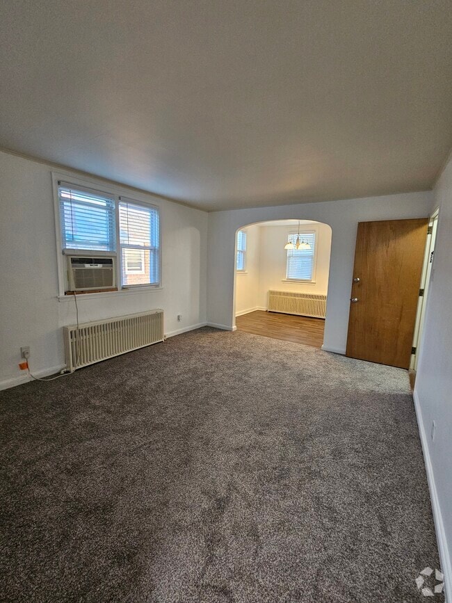Building Photo - 1029 Fanshawe St Unit 2nd FLOOR Rental