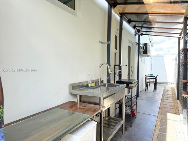 2625 SW 67th Ave Unit Efficiency