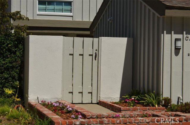 Photo - 64 Oak Tree Ln