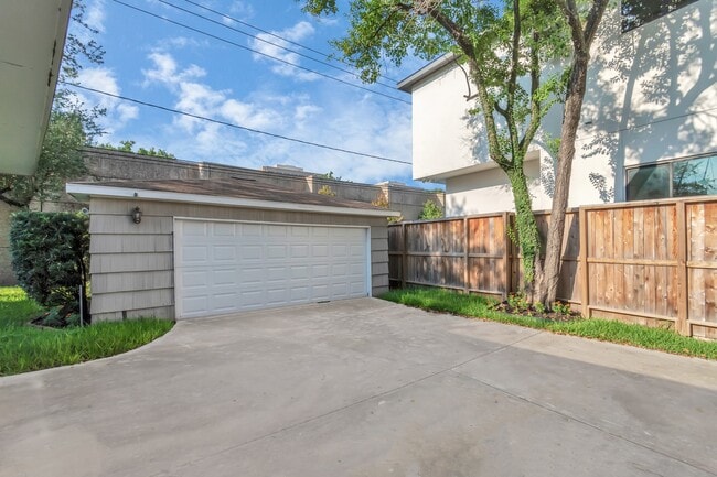 Building Photo - 4611 Merwin St