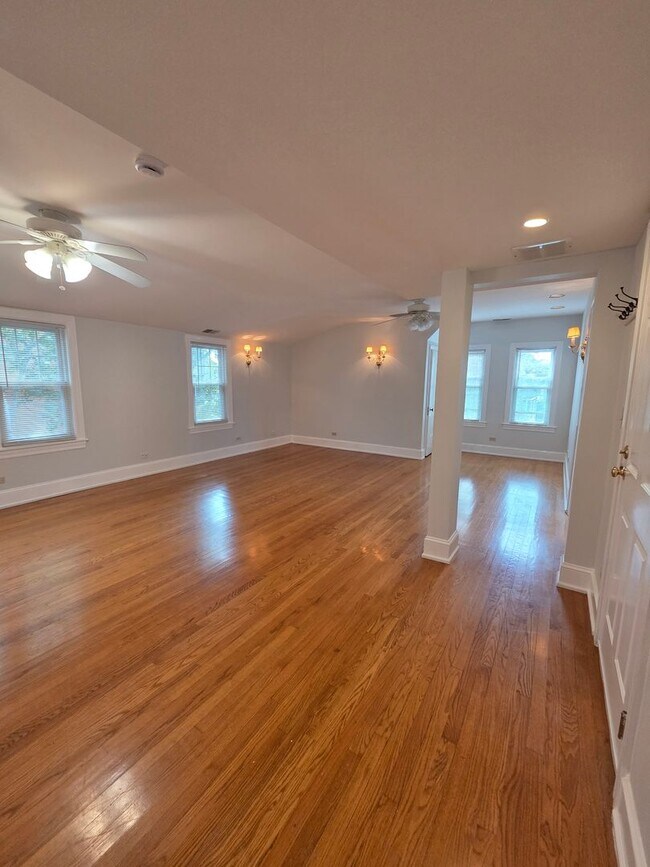 Building Photo - 2619 Prarie Unit 3