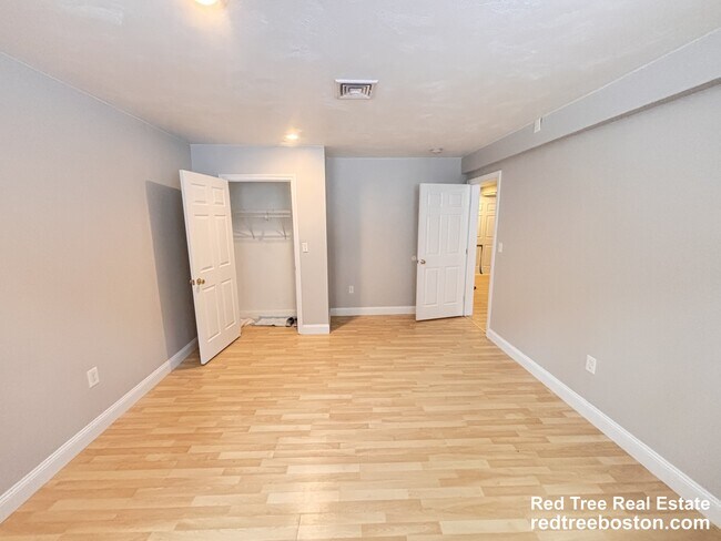 Photo - 10 Strathmore Rd Unit B