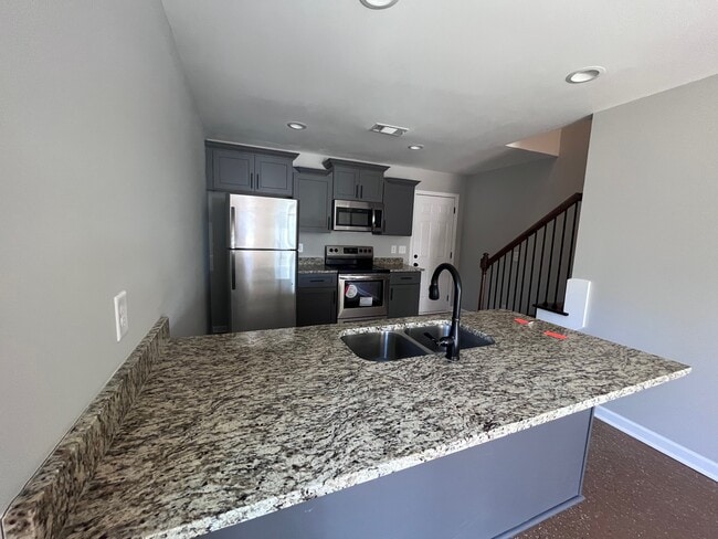 Bluebird Townhomes - Bluebird Townhomes