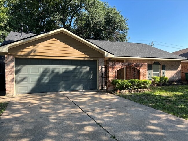 Building Photo - 6010 Hoover St