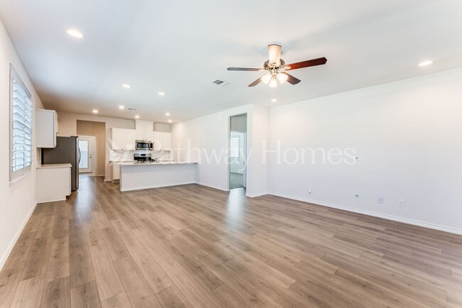 Photo - 2300 Pyrite Dr