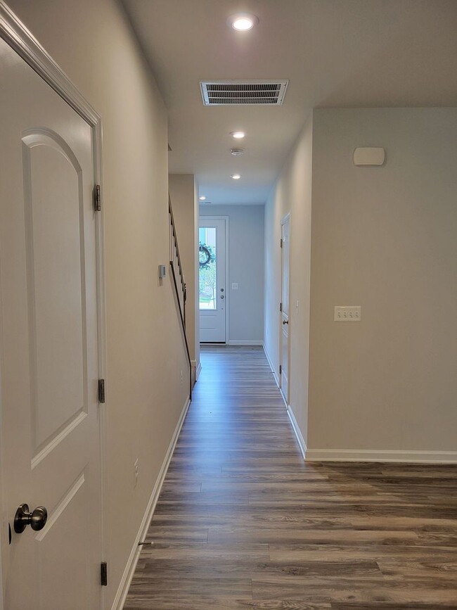 Photo - Immaculate 3 bedroom townhouse centrally located in Bon Air