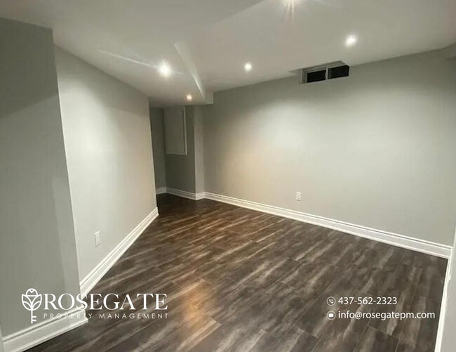 Photo - Modern 2-Bedroom Basement Apartment with In-Unit Laundry – Mississauga Unité 2