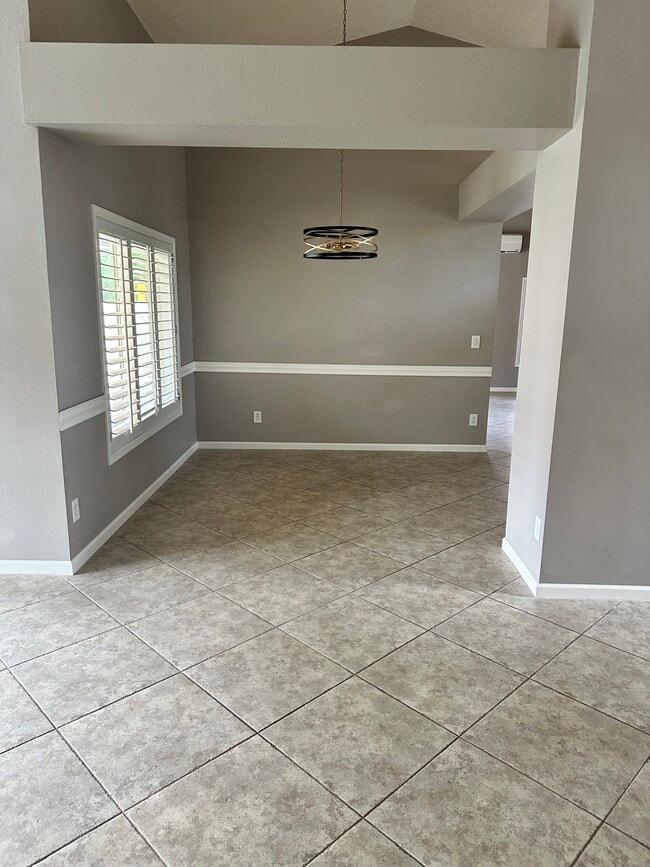 Photo - 5631 E Hartford Ave