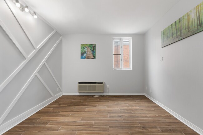 Photo - 486-486 Albert St Unit 202