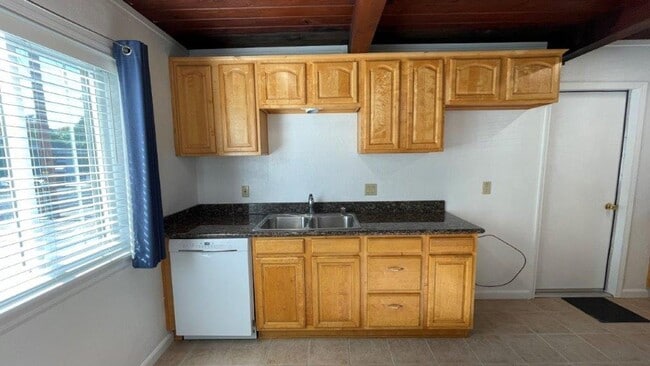 Photo - Pleasant HIll, Beautiful 3 bedroom 1 bath ...