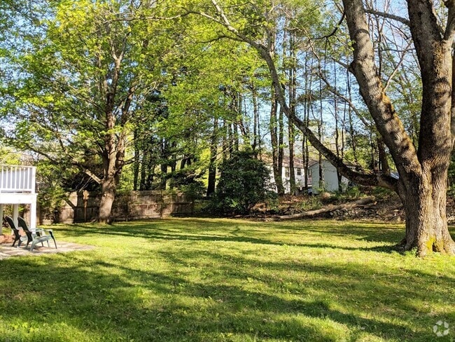 Building Photo - 43 Linwood St Unit 2 Rental