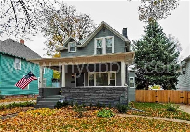Building Photo - Stunning 5 Bedroom / 2 Bathroom Home | Han...