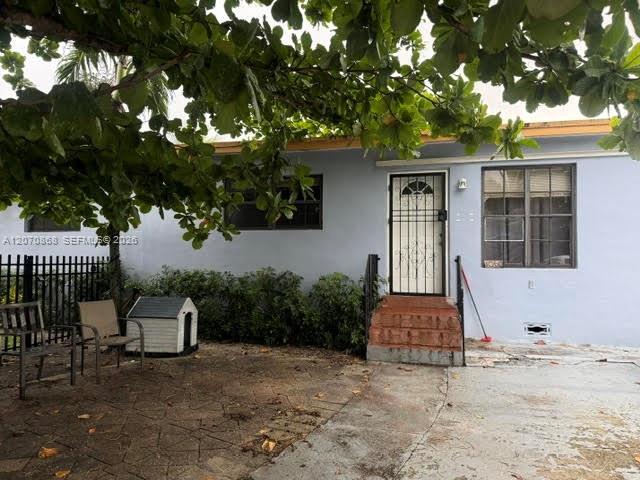 Building Photo - 1060 NW 116th St Unit 1