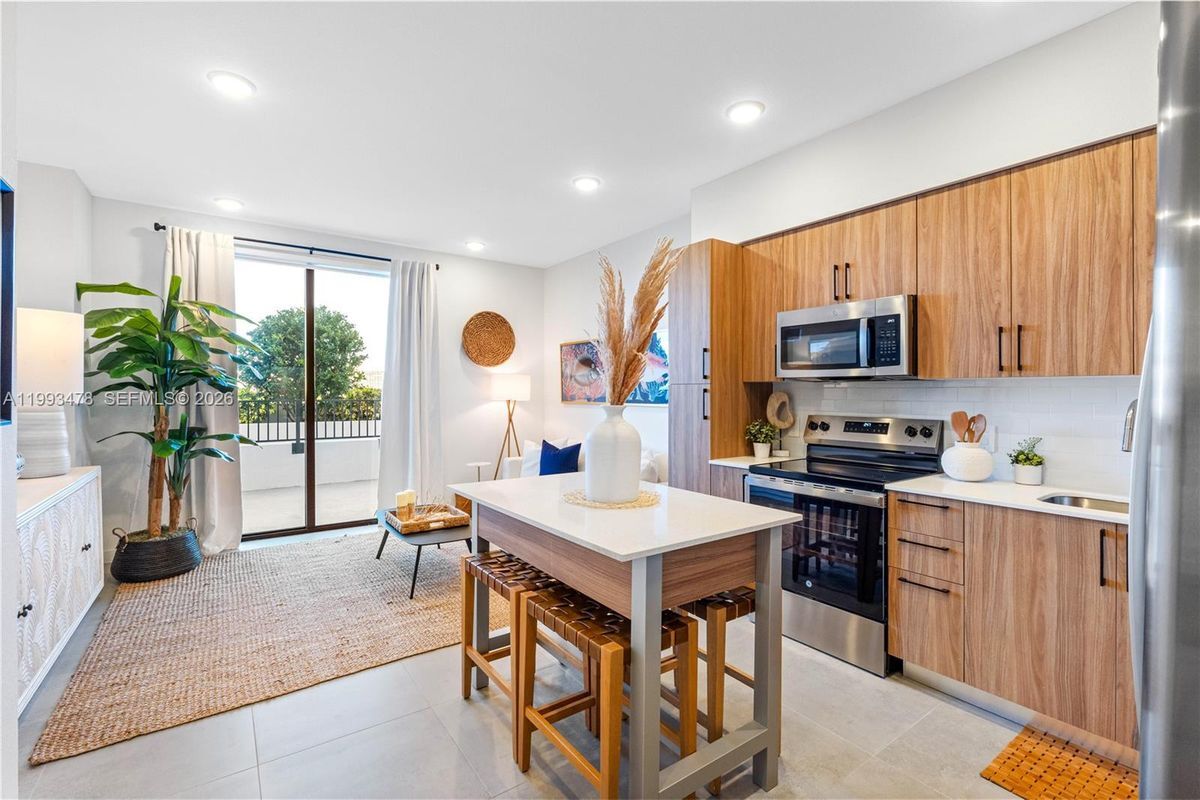 Photo - 208 N Federal Hwy