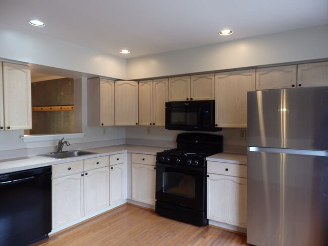 4574 Louise Saint Claire Dr