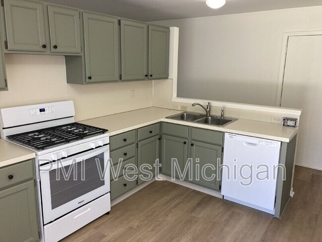 Photo - 2703 Woodmeadow Dr SE
