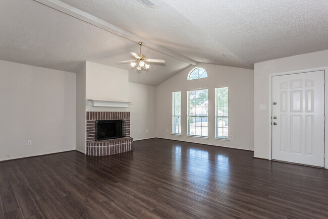 Photo - 10216 Aurora Dr