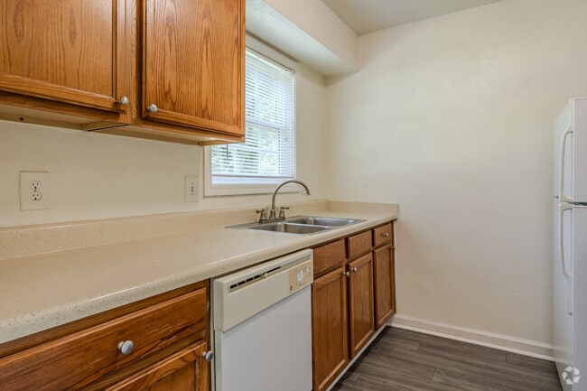 2BR, 1.5BA - 1218SF - Kitchen