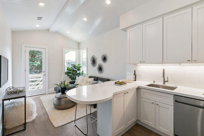Building Photo - 271 Clinton Park Rental