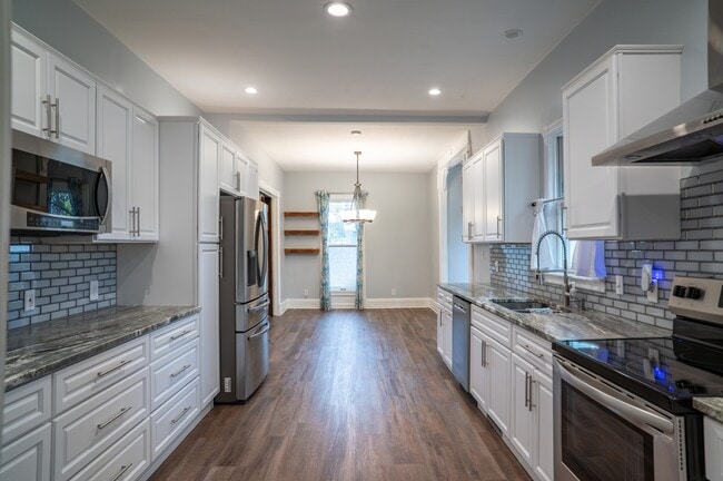 Photo - 422 S Michigan Ave