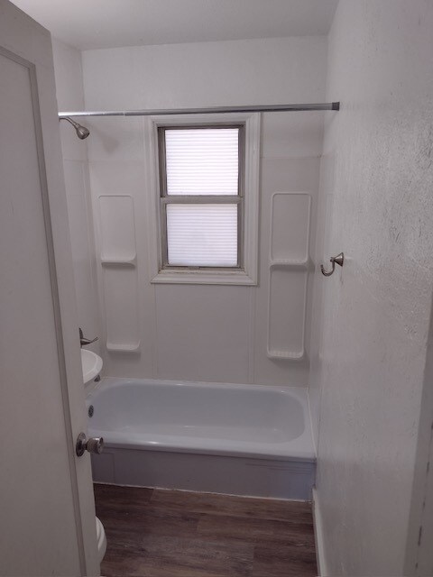 Photo - 248 E Osbourne St Unidad #Upstairs #6