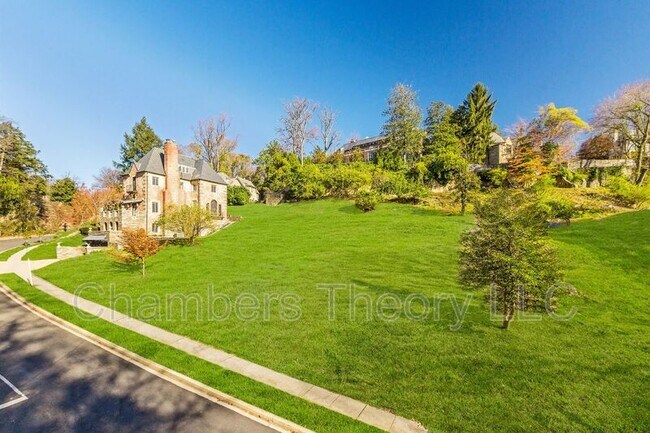 Photo - 2701 32nd St NW