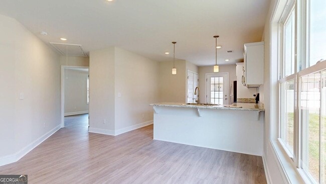 2 Roundtree St