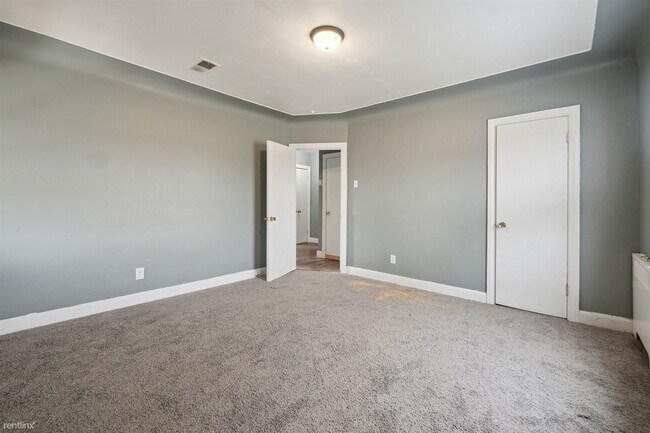Photo - 5 br, 1.5 bath House - 19739 Hasse St