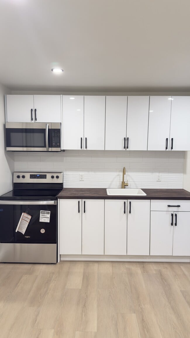 Building Photo - 137 Oakdale Ave Unit 1