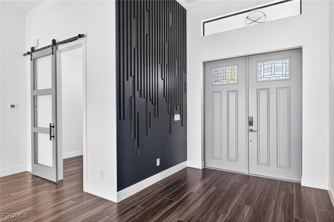 Photo - 332 SW 26th St