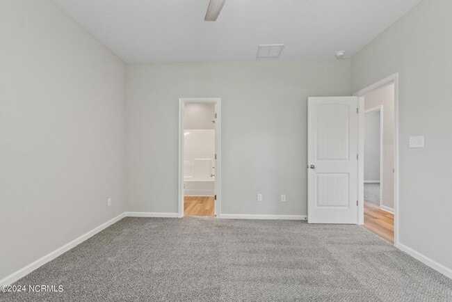 Photo - 704 Harney St