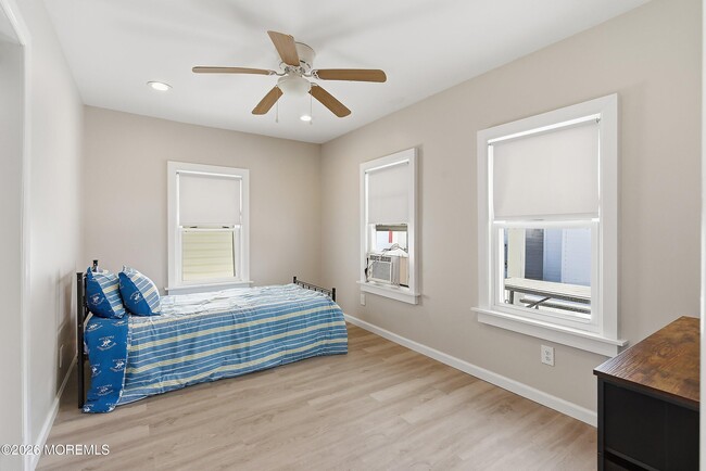 Photo - 206 16th Ave