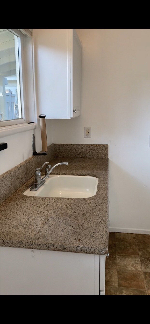 Photo - 214 W 8th St