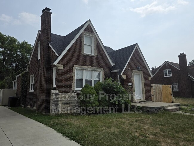 Photo - 5728 Bedford St