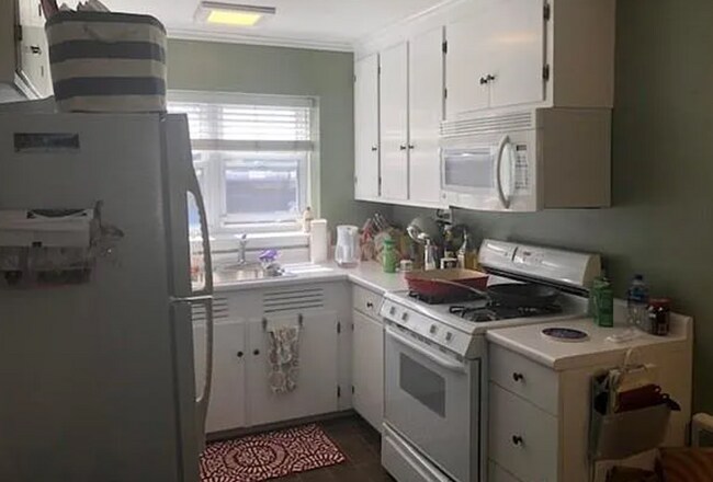 Photo - 31 Alton Pl Unit 2