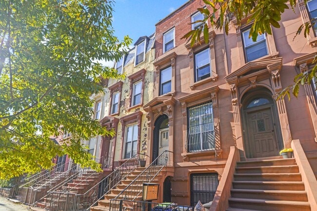 Building Photo - 112 Brooklyn Ave Unit 3