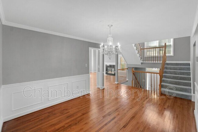 Photo - 2170 Kings Garden Way