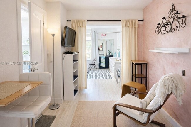 Photo - 428 SW 9th St Unit 15