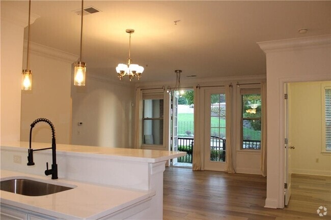 Building Photo - 901 Abernathy Rd NE Unit 2110 Rental