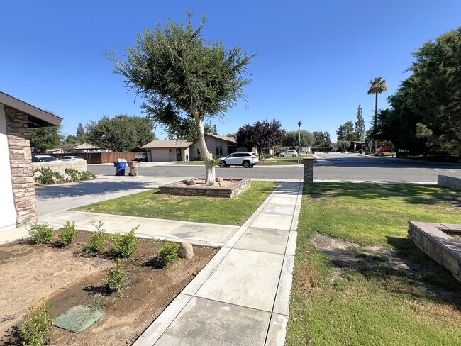 Photo - 7415 Hooper Ave