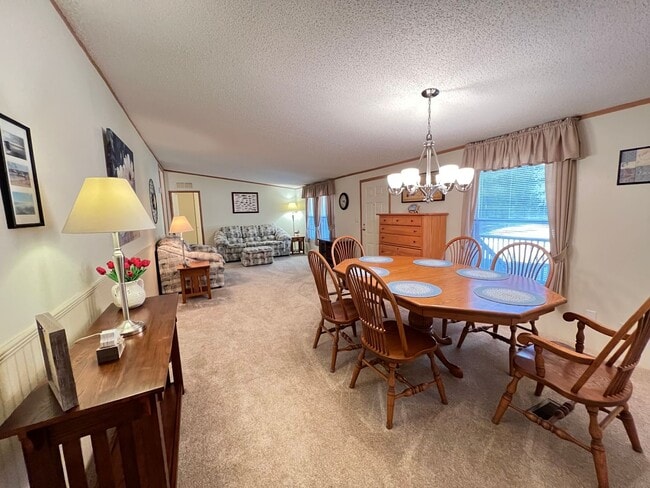 Photo - Fully Furnish with a relaxing LAKE access!