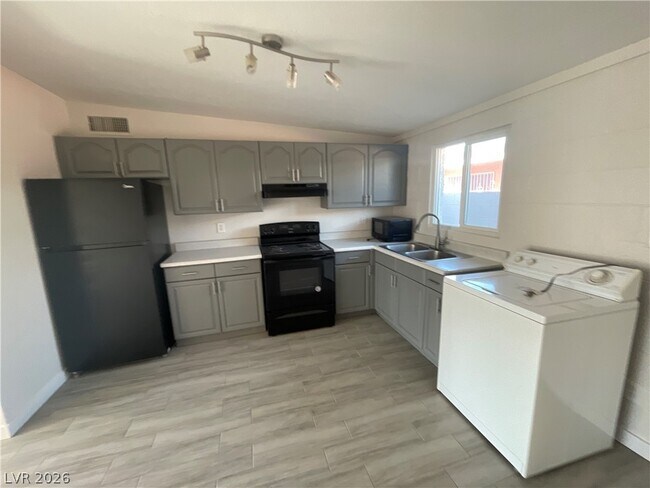 Photo - 2107 Statz St Unit 7