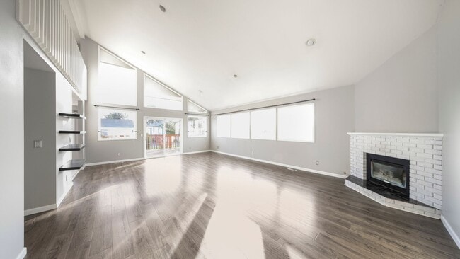 Photo - 2 Bed 2.5 Bath - Mowing Included - Pet Friendly - NAS Whidbey